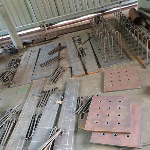 有哪些其他因素会影响固原预埋件位置的确定？